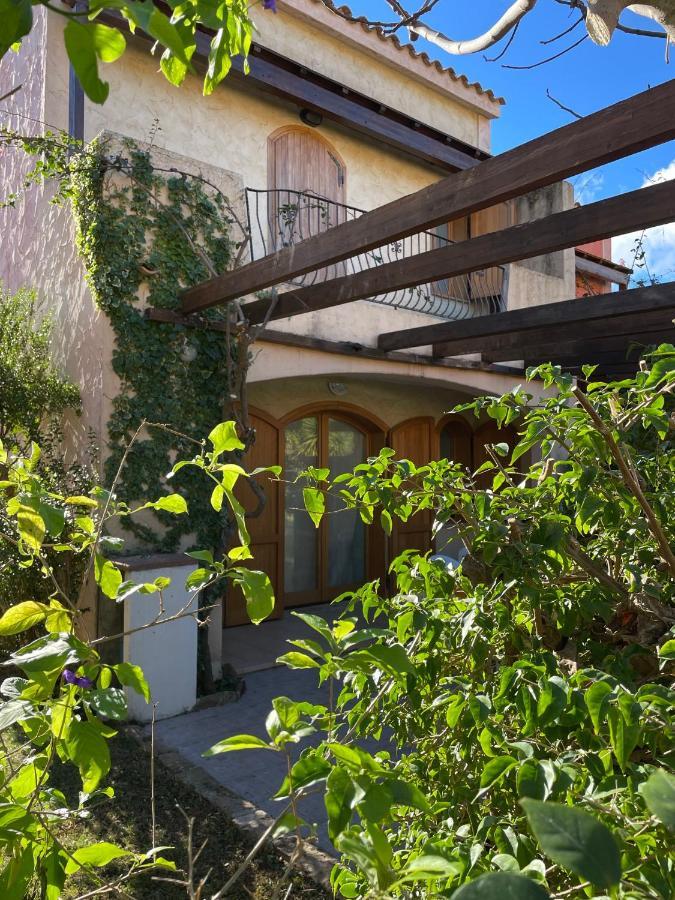 Casa Delle Farfalle Chia Exterior foto